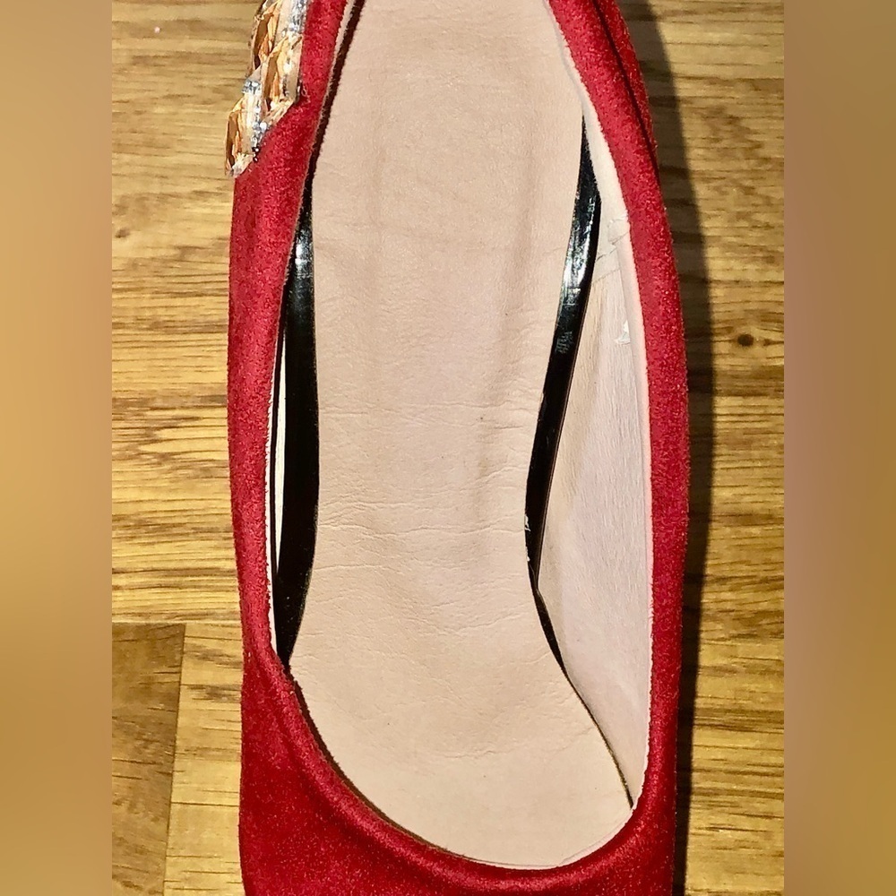 Jinpin Red Heels Size  32 - Picture 5 of 6